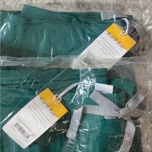 FIGS SCRUBS XSP LIVINGSTON HUNTER GREEN BRAND NEW PANTS